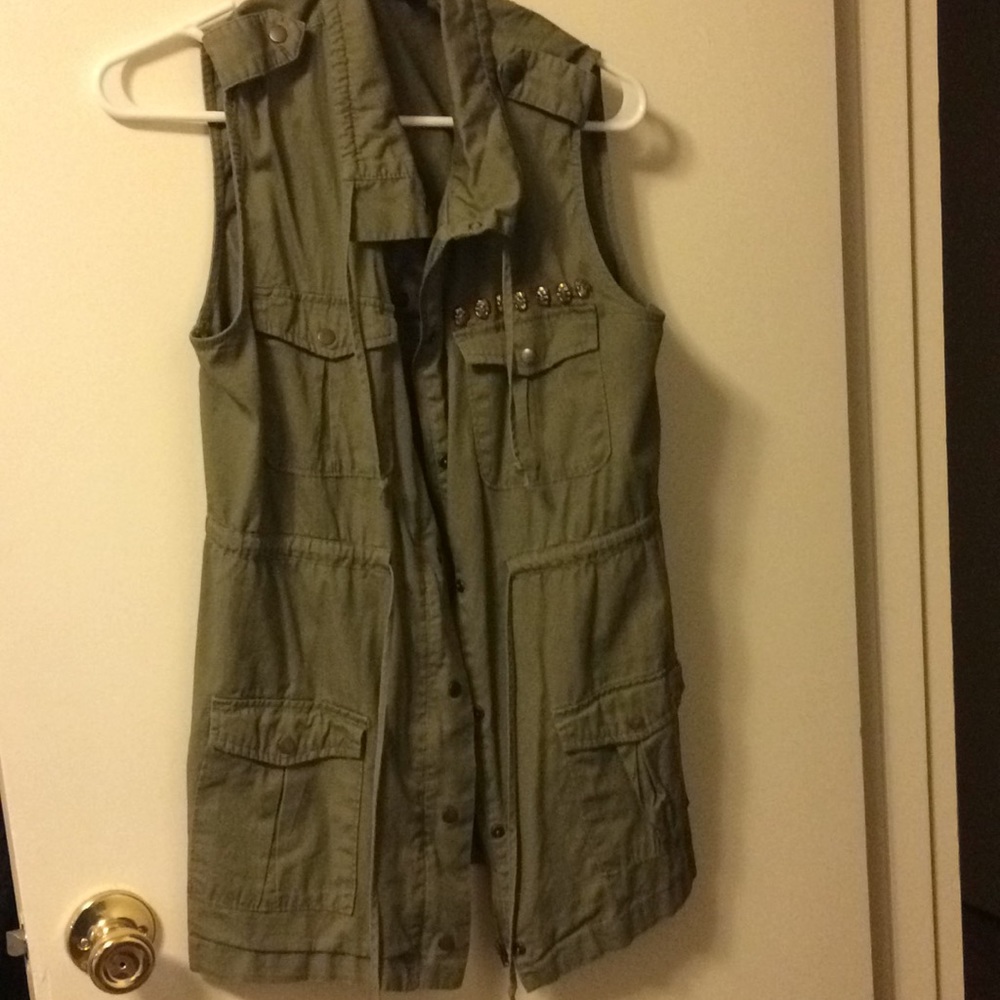 Green skull vest
